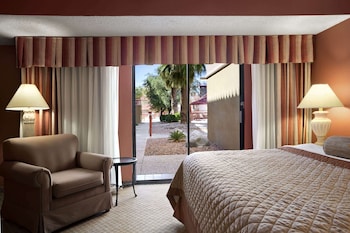 Suite, 1 King Bed with Sofa bed, Tower