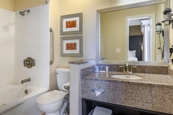 Suite, Two Queen Beds with Sofabed, Non Smoking