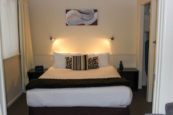 Room, 1 Bedroom (With Whirlpool)