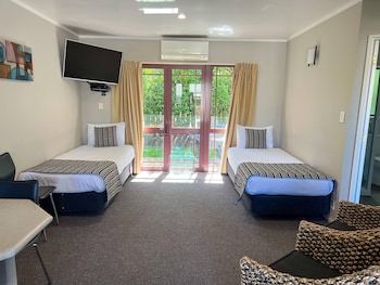 Family Room, 1 Bedroom