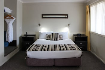 Studio (King, Spa Bath)