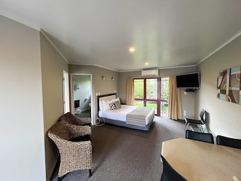 Family Room, 1 Bedroom