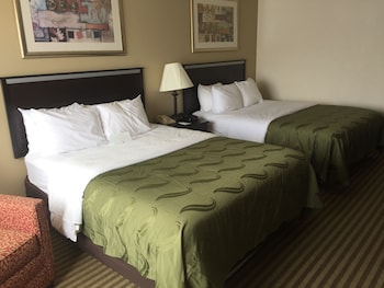 Deluxe Room, 2 Queen Beds, Non Smoking