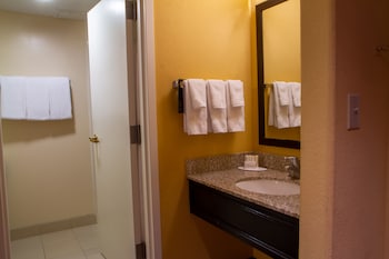Room, 2 Queen Beds (Mobility Accessible, Tub)