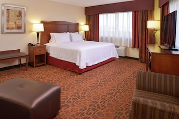 1 King Bed Corner Room w/ Sofabed Nonsmoking