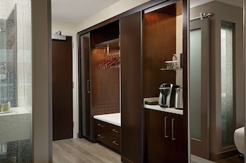 1 King Junior Suite Hearing Accessible