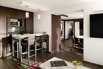 1 King 1 Bedroom Presidential Suite River View