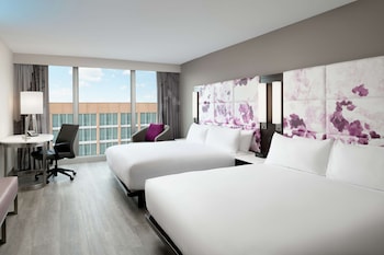 2 King Beds Deluxe Pool View