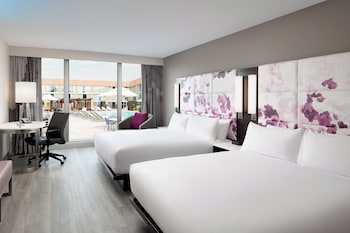 2 King Beds Deluxe Pool View