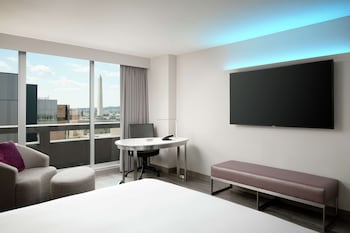 1 King Deluxe City View