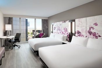 2 King Beds Deluxe City View