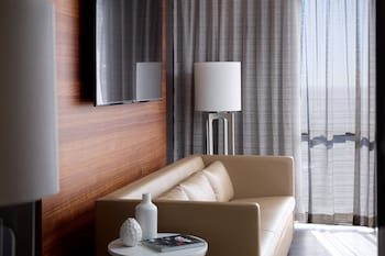 Executive Suite, 1 King Bed with Sofa bed