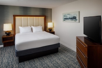 1 KING BED 2 ROOM SUITE
