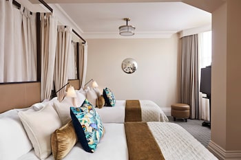 Premium Room, 2 Double Beds (Family Room)