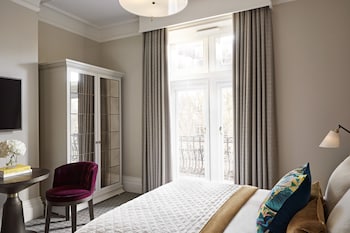 1 Queen Premium Room