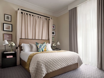 1 Queen Premium Room