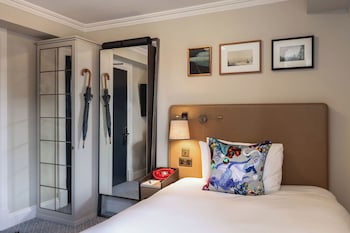 1 Snug Double Bed