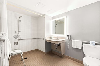 Standard Room, 2 Queen Beds, Accessible, Non Smoking