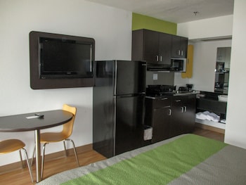 Deluxe Room, 2 Queen Beds, Non Smoking, Refrigerator & Microwave