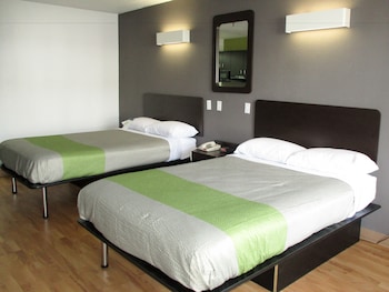 Deluxe Room, 2 Queen Beds, Non Smoking