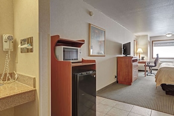 Suite, 2 Queen Beds, Non Smoking