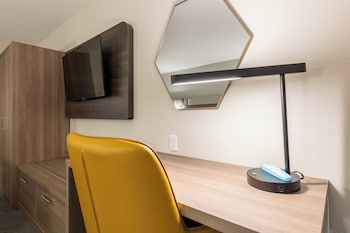 Standard Room, 1 King Bed