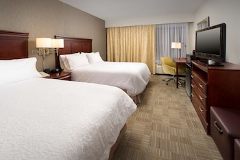 Room, 2 Queen Beds, Accessible, Non Smoking (Roll-In Shower)