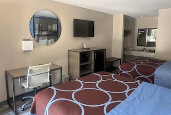 Room, 2 Queen Beds, Smoking
