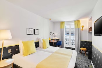 Room with Twin beds - Free soft minibar, Courtesy tray, Chromecast - Digital press