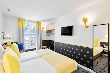 Room with Twin beds - Free soft minibar, Courtesy tray, Chromecast - Digital press