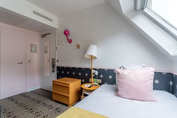 Single Room - Free soft minibar, courtesy tray, Chromecast - Digital press