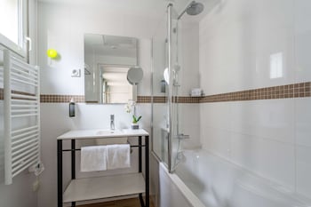 Privilege Room - Free soft minibar, courtesy tray, Chromecast - Digital press