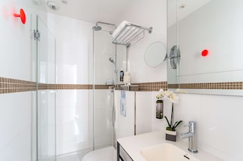 Single Room - Free soft minibar, courtesy tray, Chromecast - Digital press