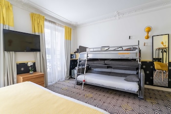Quadruple Room - Free soft minibar, courtesy tray, Chromecast - Digital press