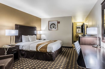 Standard Room, 1 King Bed, Smoking