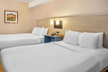 Room, 2 Queen Beds, Non Smoking (Efficiency, Upgrade)