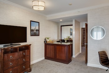 One Bedroom King Suite