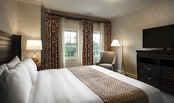 Executive Suite, 1 King Bed with Sofa Bed