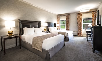 2 Queen Junior Suite