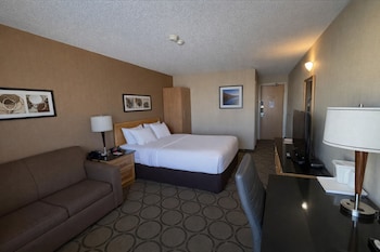 Deluxe Room, 1 Queen Bed with Sofa bed, Refrigerator & Microwave, Ground Floor