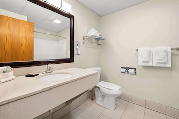 Standard Room, 2 Queen Beds, Accessible, Refrigerator & Microwave (1st Floor)