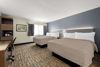Standard Room, 2 Queen Beds, Accessible, Refrigerator & Microwave (1st Floor)