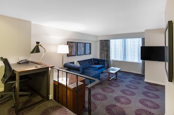 Junior Suite, 1 King Bed with Sofa bed, City View