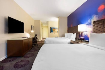 Room, 2 Queen Beds, City View