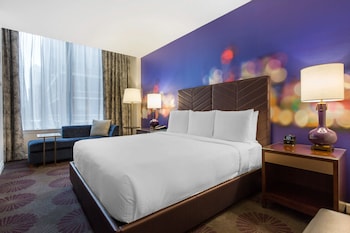 Suite, 1 King Bed with Sofa bed (Saint Clair)