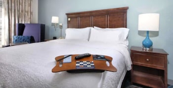 Suite, 1 King Bed, Non Smoking