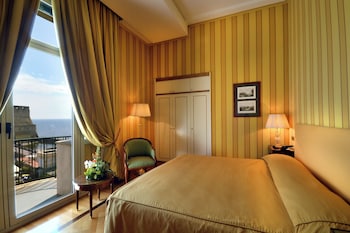 Deluxe Room, 1 Queen Bed