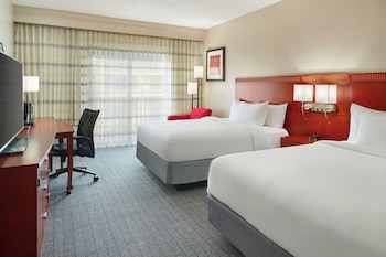 Room, 2 Queen Beds, Balcony