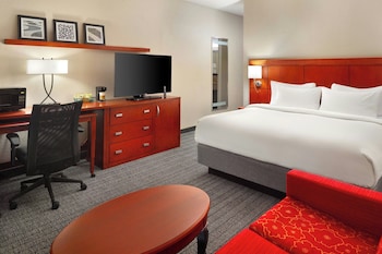 Room, 1 King Bed (Mobility/Hearing Accessible, Tub)