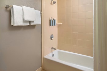 Room, 1 King Bed (Mobility/Hearing Accessible, Tub)